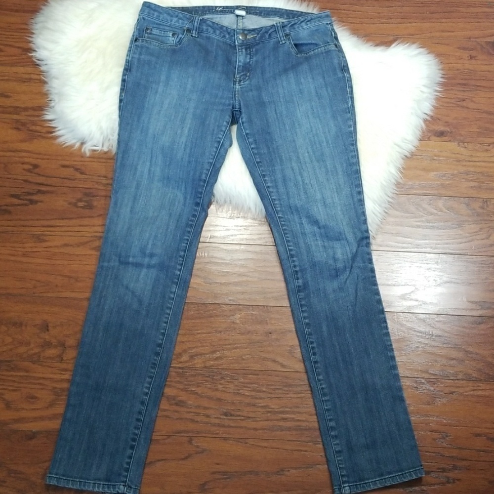 Kenneth Cole Skinny Jeans - Picture 5 of 7
